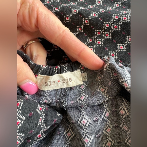 Black and red print halter dress: XS - Picture 8 of 9